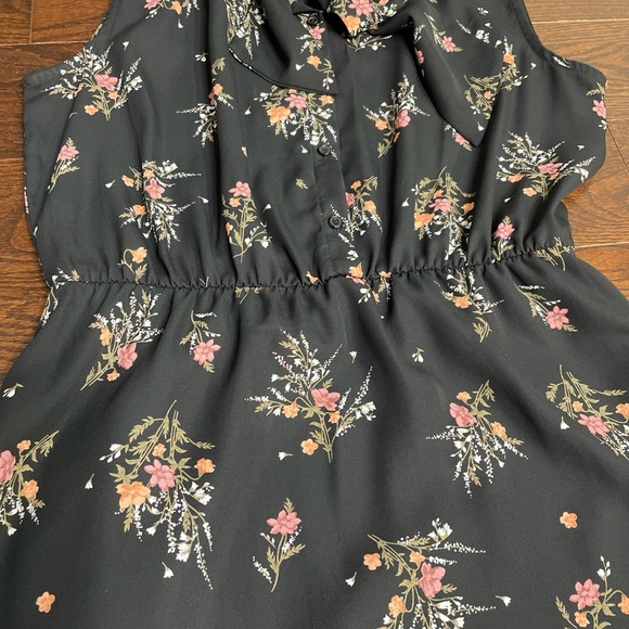 Another Story Medium Black Floral Sleeveless Dress 🌸✨ - Picture 9 of 10